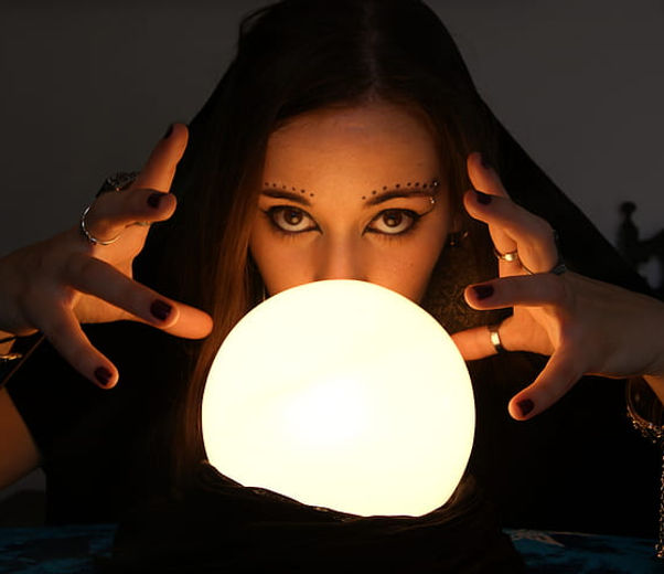 ball-crystal-face-fantasy-psychic